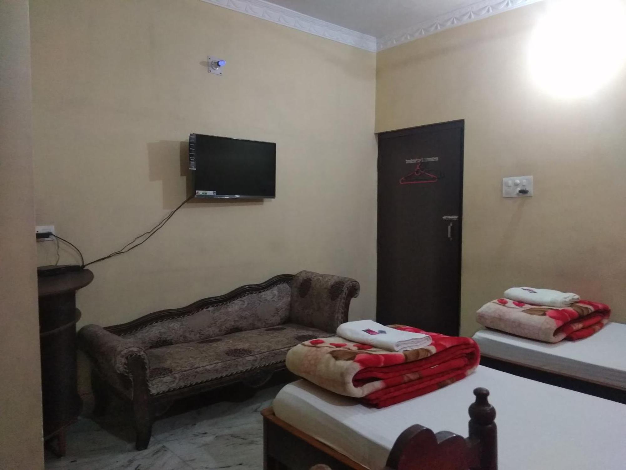 Hotel Chandrakala Regency 300 Meters From Dhanbad Railway Bagian luar foto
